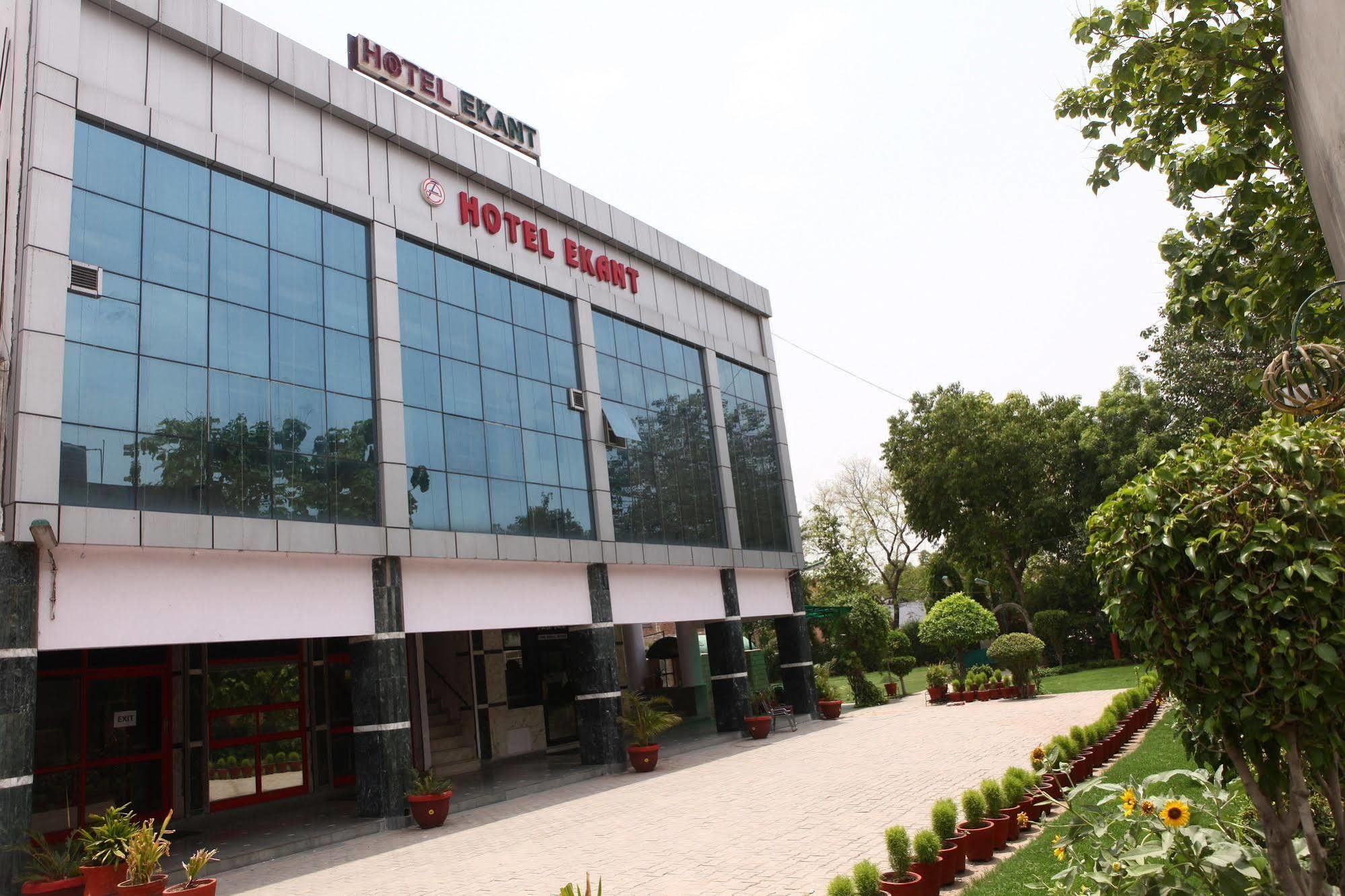 Hotel Ekant Faridabad Bagian luar foto